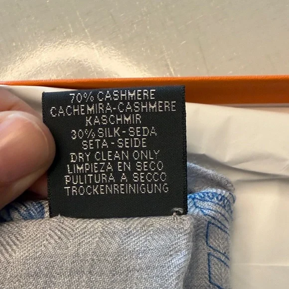 Hermes Multicolor Scarf - Excellent Condition - Picture 4 of 7